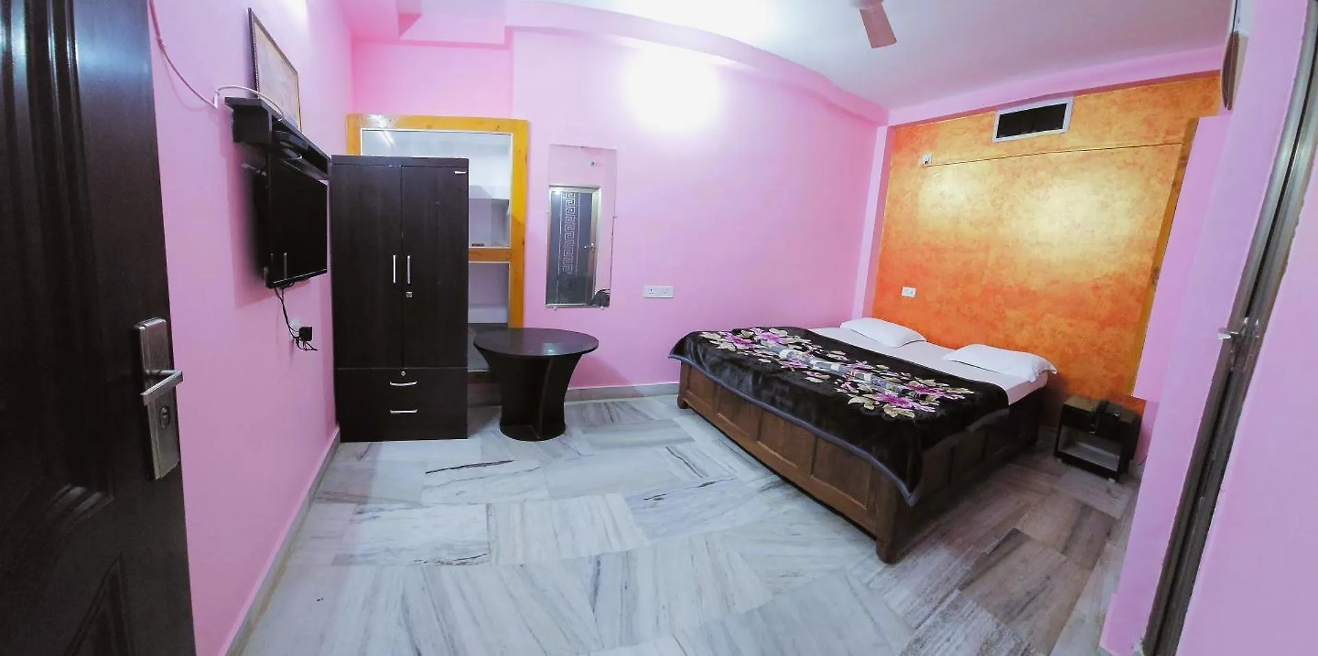 Banjara House Hostel Varanasi